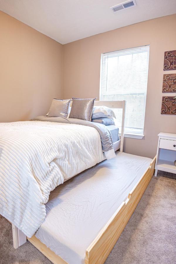 Lux - Downtown Oasis - Pool Table! Free Parking! Vila Lexington Exterior foto